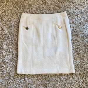 Adorable skirt with pockets